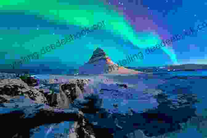 A View Of The Northern Lights Over Iceland Iceland The Guide: Presentation Advices Visit Ideas Pictures On Iceland